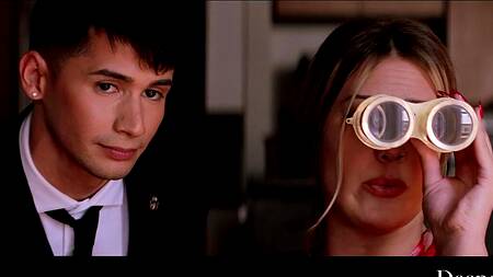 Соседи следят за диким сексом в доме напротив