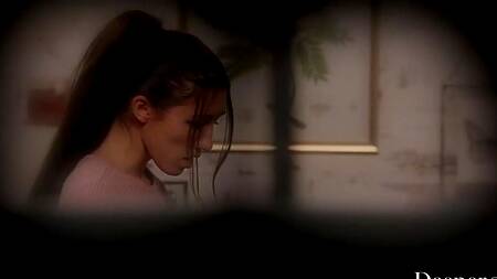 Соседи следят за диким сексом в доме напротив