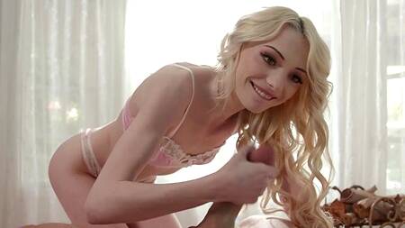 Отчим не только поддерживает падчерицу, но и трахает её