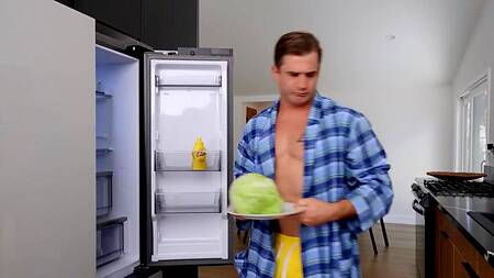 У милой блондинки получается соблазнить соседа на секс