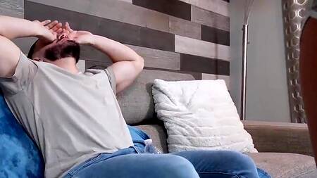 Сестра подсыпает брату возбуждающие таблетки и соблазняет на секс