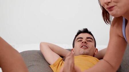 У парня скоро свадьба, а он трахает подруг невесты