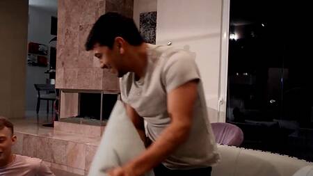 Пришли к другу в гости и вдвоем трахнули его мамку