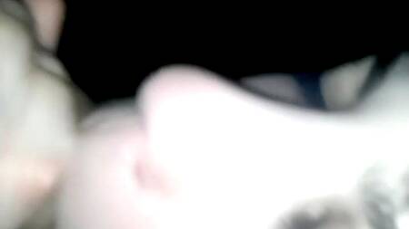 Сестра старается, делает брату качественный минет