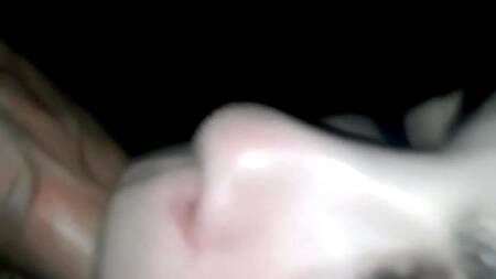 Сестра старается, делает брату качественный минет