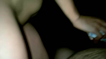 Приезжает в гости к жене друга и страстно её долбит