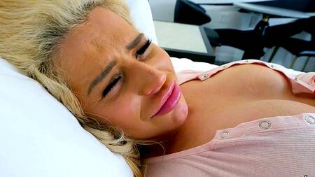 Обеденный сон с мачехой заканчивается страстным сексом