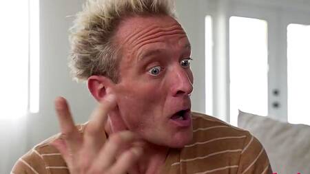 Мачеха хочет на член пасынка, а падчерица на хуй отчима