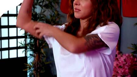 Эротический массаж и секс от рыжей кудрявой красотки