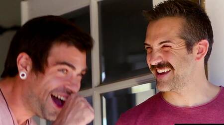 Лучшие друзья обмениваются красивыми девушками и кайфуют