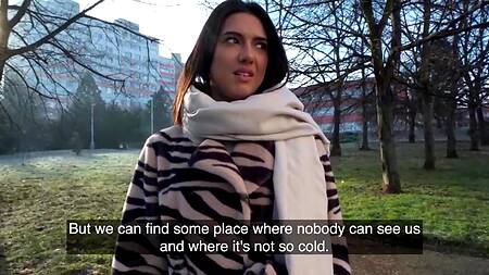 Заплатил красотке деньги и поимел её в подсобке