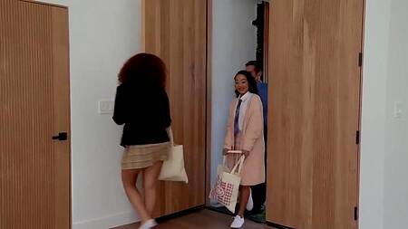 Две сестрички мулаточки жарко ебутся с преподом