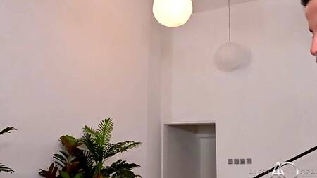 Силиконовая телка Aletta Ocean быстро возбуждает мужика