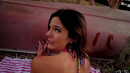 Поехал с друзьями на рыбалку и там трахнул подругу