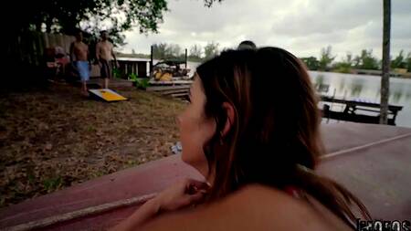 Поехал с друзьями на рыбалку и там трахнул подругу