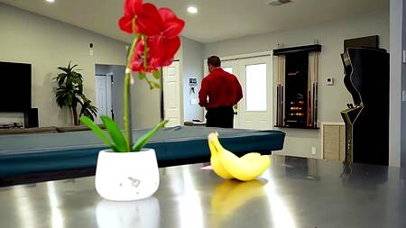 Падчерица устраивает всё так, чтобы её поимел отчим