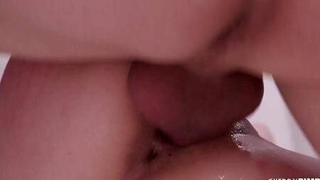 Монтажница не повесила гирлянду, зато круто трахнулась