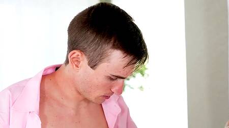 Зрелая брюнетка обменялась пасынком с подругой