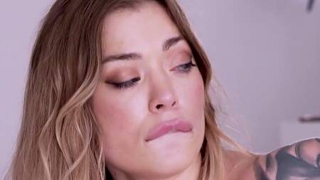 Misha Maver в сексуальном белье развела парней на МЖМ