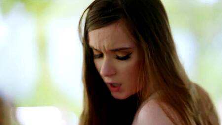 Муж снова работает, так что жена дает в жопу другому