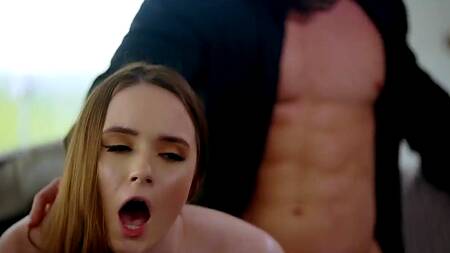 Муж снова работает, так что жена дает в жопу другому