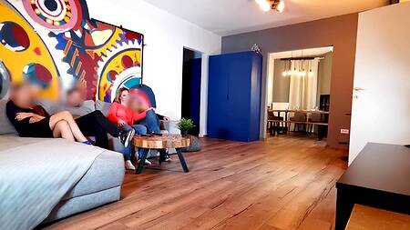 Оставил девушку с лучшим другом и трахнул его жену на кухне