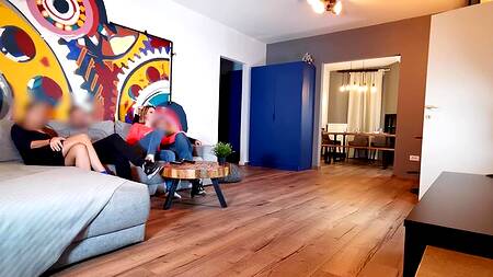 Оставил девушку с лучшим другом и трахнул его жену на кухне