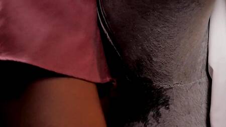 Администратор ресторана страстно трахает официантку на кухне