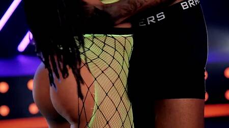 Kira Noir ебется с негром в жопу на конкурсе талантов