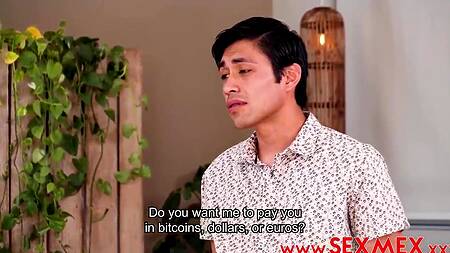 Девка встречается с боссом в неформальной обстановке для секса