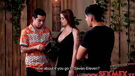 Друзья договариваются вместе поиметь рыжую латинку