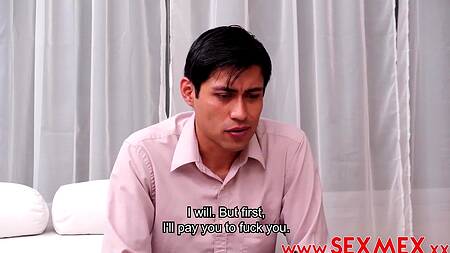 Сочная латинка раздвигает ноги и соблазняет на секс