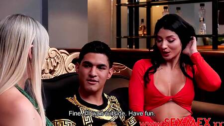 Латинос выпил с двумя жопастыми подругами и трахнул их обеих
