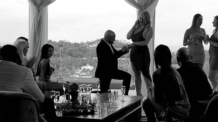 Негр ебет чужую невесту после её помолвки