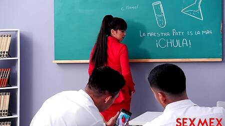 Училке надоело работать, она ебется со студентом