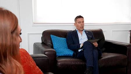 Босс на собеседовании дико ебет рыжую телку