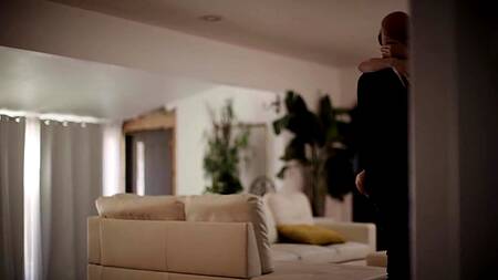 Лысый брутал осчастливил падчерицу, трахнув её