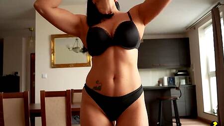 Бокал вина заставляет мачеху ебаться с пасынком