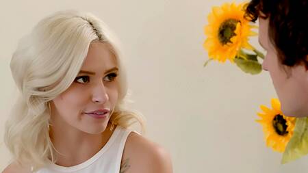 Тиктокерша завела онлифанс и трахнулась с братом