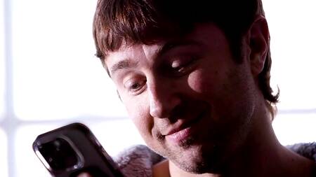 Парень на сеансе эротического массажа трахает красотку