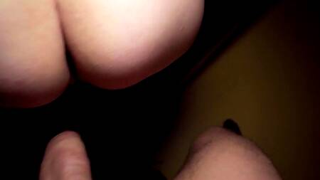 Пописала в кустах и заработала денег сексом