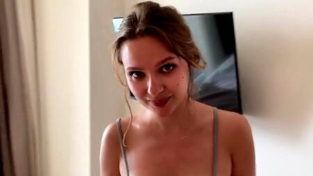 Снял номер в гостинице и трахнул подругу