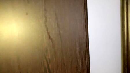 Взяла мамин вибратор, а сексом занялась с отчимом