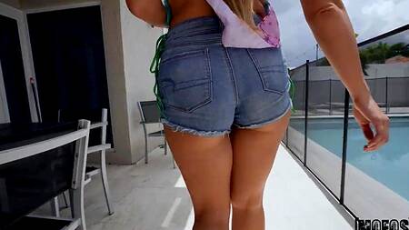 IKnowThatGirl 23 04 26 Layna Landry Saving Laynas Party XXX 720p