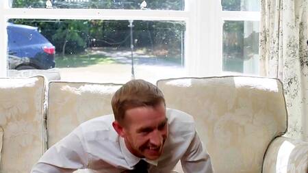 Пришел к боссу в гости и страстно трахнул его рыжую дочку