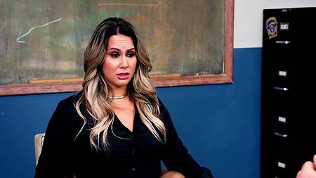 Директор университета разводит на секс привлекательную училку