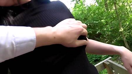 Озорная риелторша отдается в попку на балконе