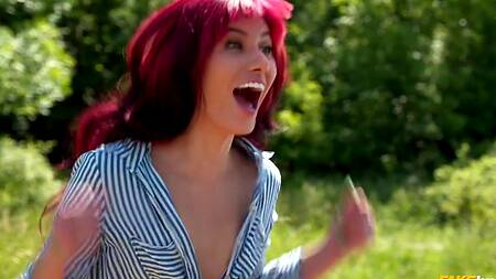 Рыжая телка пошла в поход и отдалась в очко парню подруги