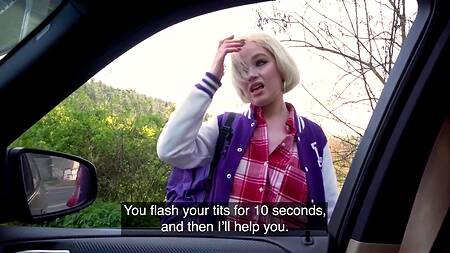 Благодарная студентка страстно трахается с парнем в машине