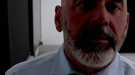 Жена ебется с другом, а муж смотрит через стекло